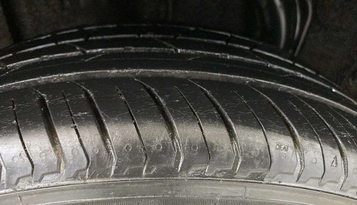 2021 Nissan MAGNITE XE, Petrol, Manual, 21,044 km, Right Rear Tyre Tread
