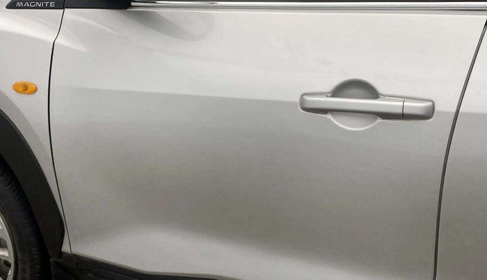 2021 Nissan MAGNITE XE, Petrol, Manual, 21,044 km, Front passenger door - Minor scratches