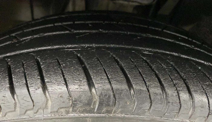 2021 Nissan MAGNITE XE, Petrol, Manual, 21,044 km, Left Front Tyre Tread