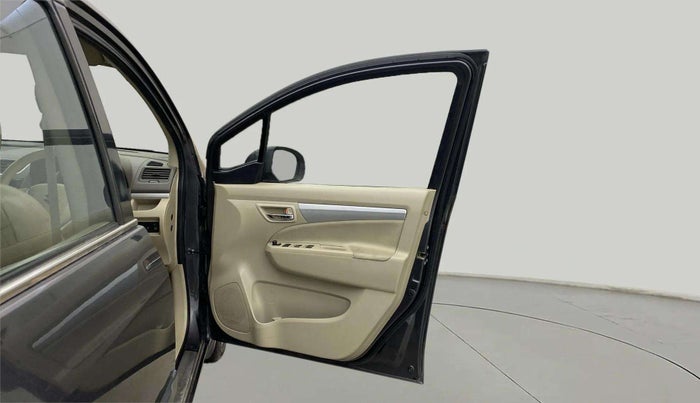 2016 Maruti Ertiga VXI, Petrol, Manual, 64,906 km, RHS Front Door