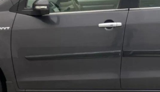 2016 Maruti Ertiga VXI, Petrol, Manual, 64,906 km, Front passenger door - Slightly dented
