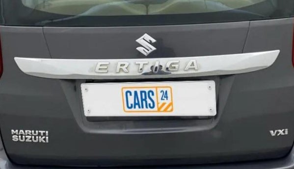2016 Maruti Ertiga VXI, Petrol, Manual, 64,906 km, Dicky (Boot door) - Slightly dented
