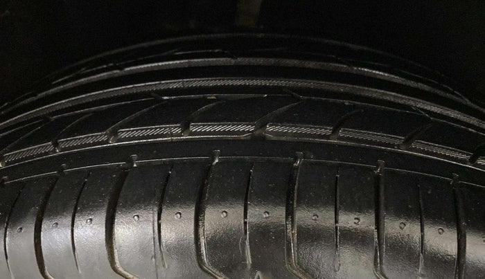 2016 Ford Ecosport TITANIUM 1.5L PETROL AT, Petrol, Automatic, 65,616 km, Right Rear Tyre Tread