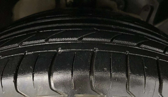 2016 Ford Ecosport TITANIUM 1.5L PETROL AT, Petrol, Automatic, 65,616 km, Right Front Tyre Tread