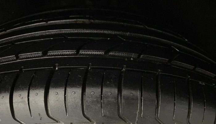 2016 Ford Ecosport TITANIUM 1.5L PETROL AT, Petrol, Automatic, 65,616 km, Left Rear Tyre Tread