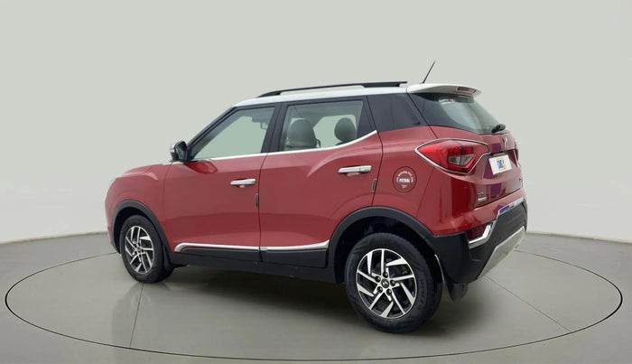 2022 Mahindra XUV300 W8 (O) 1.2 PETROL AMT DUAL TONE, Petrol, Automatic, 30,021 km, Left Back Diagonal