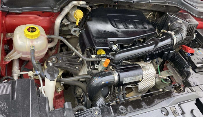 2022 Mahindra XUV300 W8 (O) 1.2 PETROL AMT DUAL TONE, Petrol, Automatic, 30,021 km, Engine View - Right