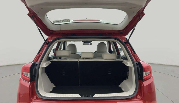2022 Mahindra XUV300 W8 (O) 1.2 PETROL AMT DUAL TONE, Petrol, Automatic, 30,021 km, Boot Inside
