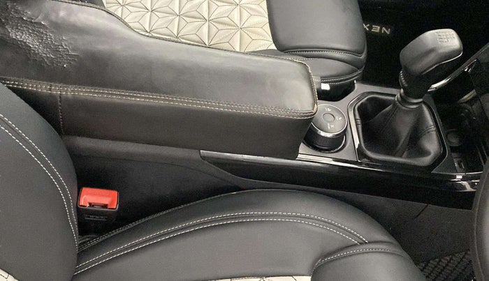 2023 Tata NEXON CREATIVE PLUS S 1.2 REVOTRON 6 MT DT, Petrol, Manual, 30,054 km, Gear Lever