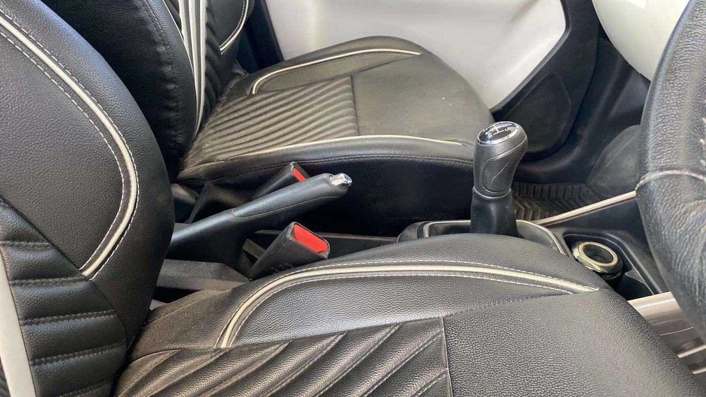 2019 Maruti IGNIS DELTA 1.2, Petrol, Manual, 27,046 km, Gear Lever
