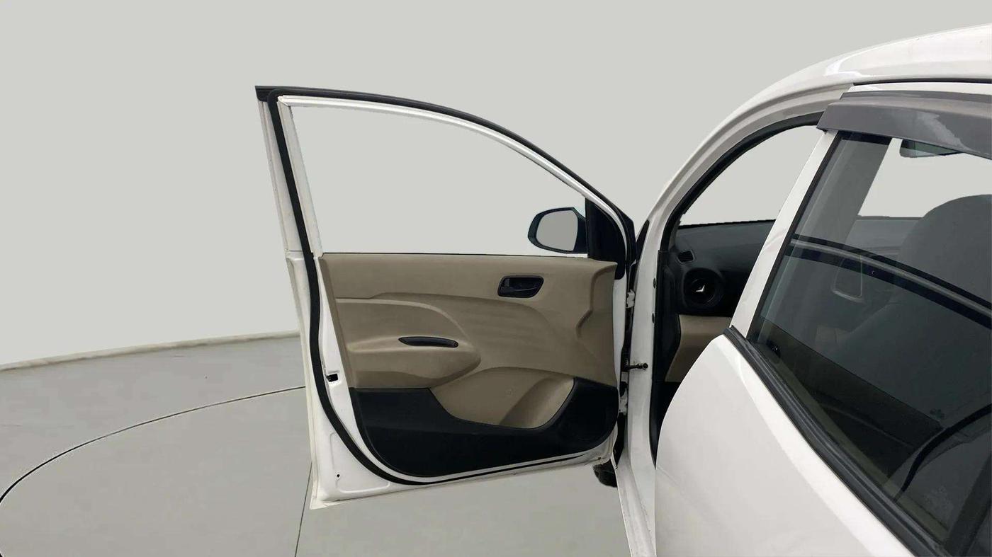 2022 Hyundai NEW SANTRO SPORTZ CNG, CNG, Manual, 69,499 km, LHS Front Door