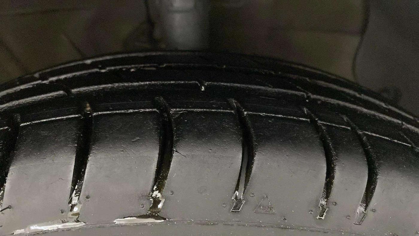 2022 Hyundai NEW SANTRO SPORTZ CNG, CNG, Manual, 69,499 km, Right Front Tyre Tread