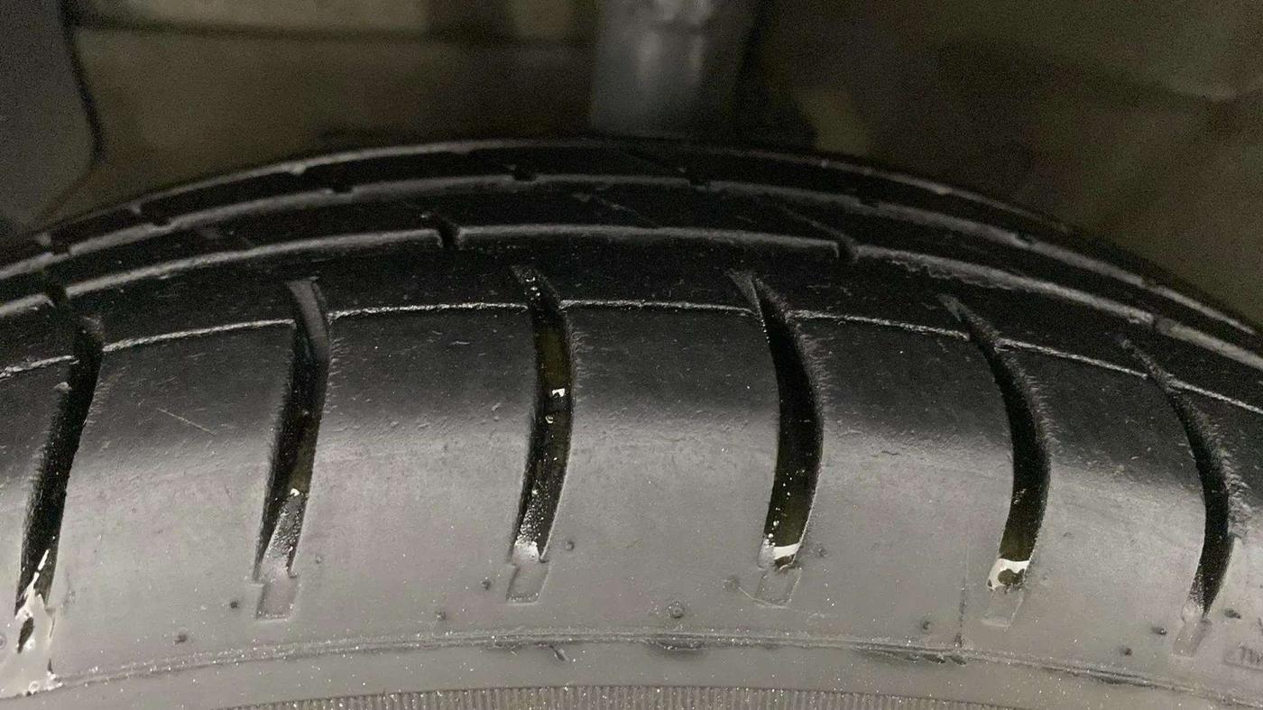 2022 Hyundai NEW SANTRO SPORTZ CNG, CNG, Manual, 69,499 km, Left Front Tyre Tread