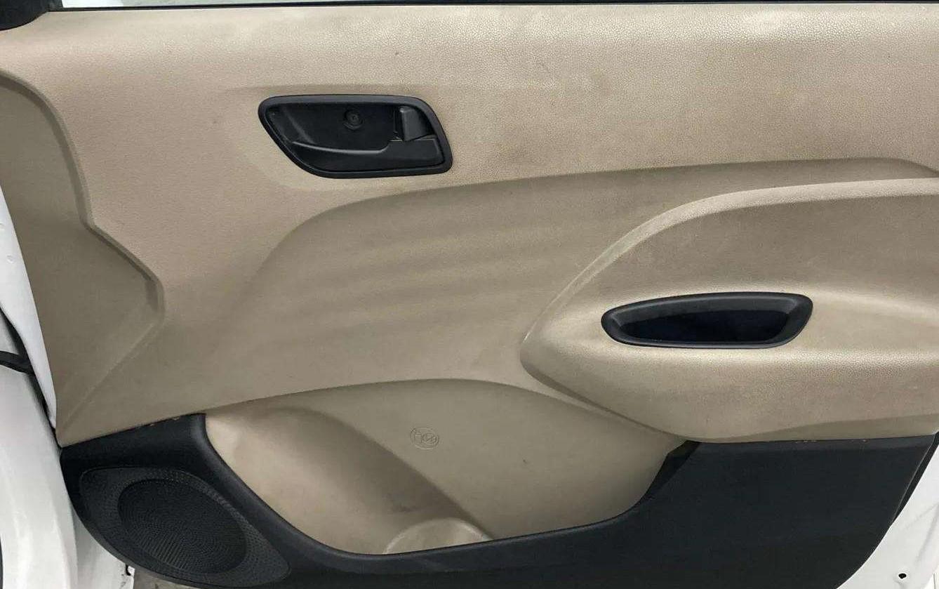 2022 Hyundai NEW SANTRO SPORTZ CNG, CNG, Manual, 69,499 km, Driver Side Door Panels Control