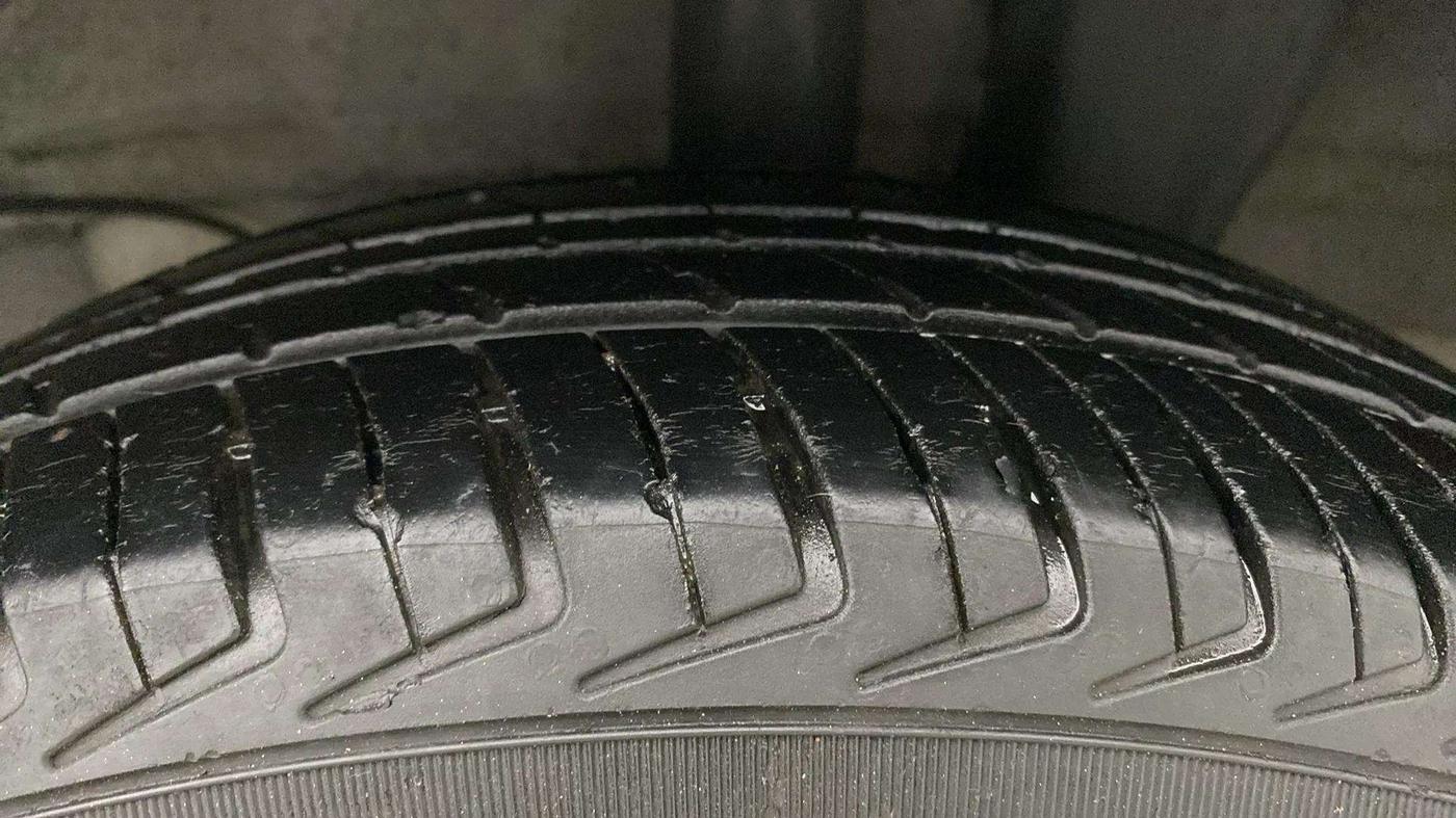 2022 Hyundai NEW SANTRO SPORTZ CNG, CNG, Manual, 69,499 km, Left Rear Tyre Tread