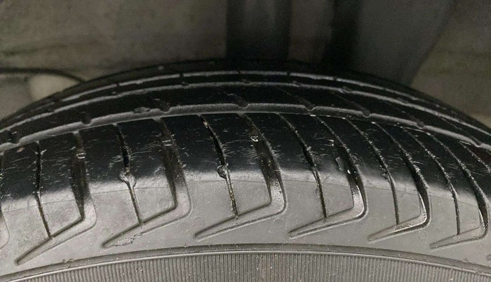 2022 Hyundai NEW SANTRO SPORTZ CNG, CNG, Manual, 69,246 km, Left Rear Tyre Tread