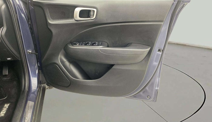 2021 Hyundai VENUE SX 1.0 TURBO IMT, Petrol, Manual, 23,428 km, Driver Side Door Panels Control