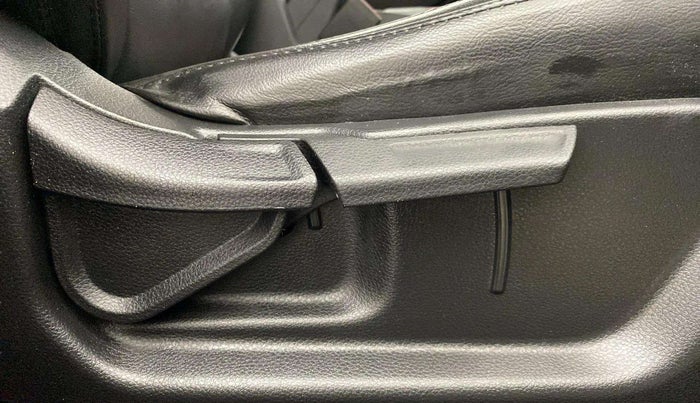 2020 KIA SELTOS HTE 1.5 DIESEL, Diesel, Manual, 23,213 km, Driver Side Adjustment Panel