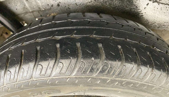2016 Maruti Wagon R 1.0 VXI, Petrol, Manual, 71,928 km, Right Rear Tyre Tread