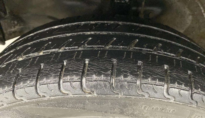 2016 Maruti Wagon R 1.0 VXI, Petrol, Manual, 71,928 km, Left Front Tyre Tread