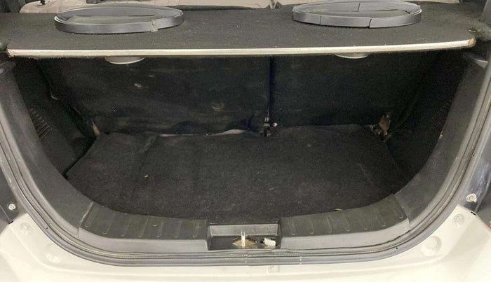 2016 Maruti Wagon R 1.0 VXI, Petrol, Manual, 71,928 km, Boot Inside