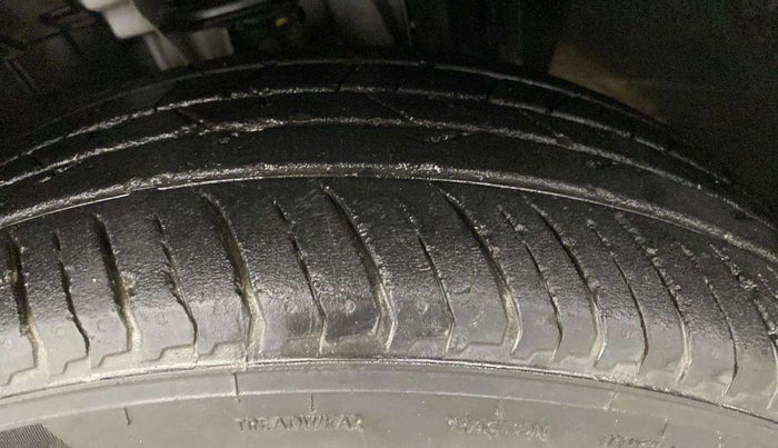 2021 Nissan MAGNITE XV EXECUTIVE TURBO, Petrol, Manual, 37,652 km, Left Front Tyre Tread