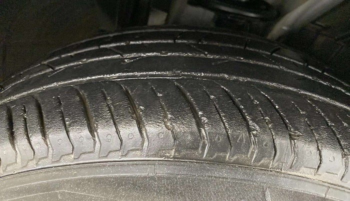 2021 Nissan MAGNITE XV EXECUTIVE TURBO, Petrol, Manual, 37,652 km, Right Front Tyre Tread