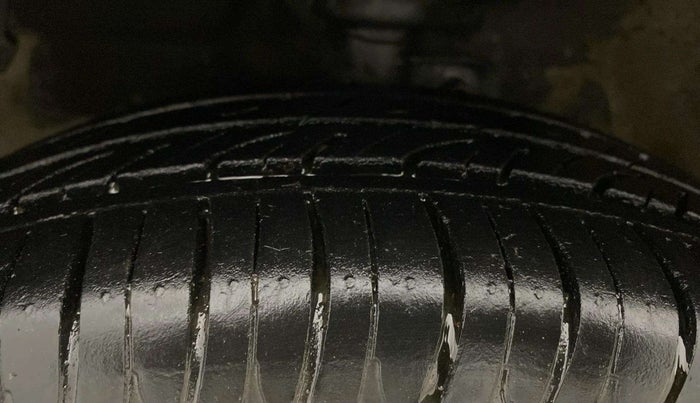 2016 Maruti Celerio ZXI AMT, Petrol, Automatic, 38,808 km, Left Front Tyre Tread