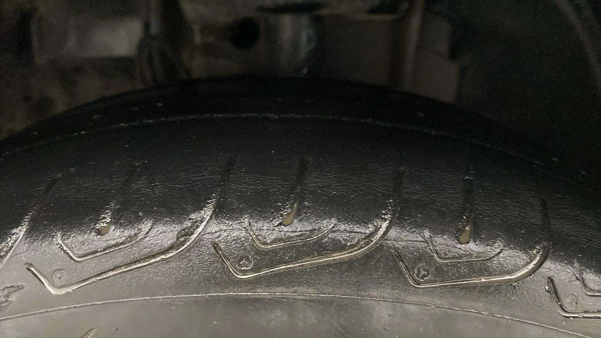 LHS-Front-Tyre-Tread-20