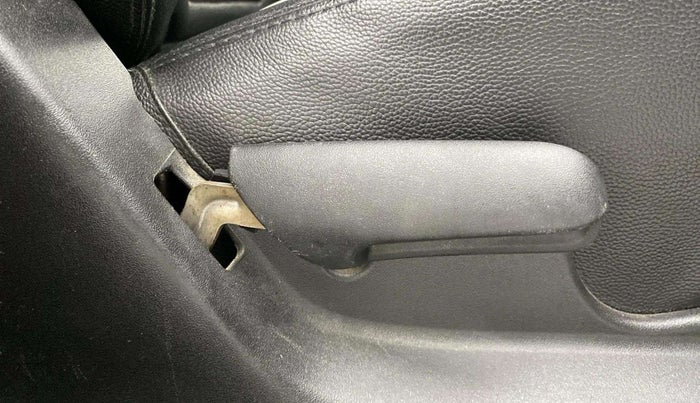 2021 Maruti Vitara Brezza VXI, Petrol, Manual, 54,150 km, Driver Side Adjustment Panel