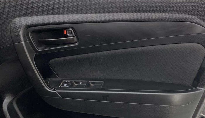 2021 Maruti Vitara Brezza VXI, Petrol, Manual, 54,150 km, Driver Side Door Panels Control