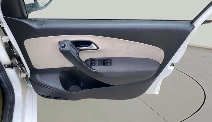 2013 Volkswagen Polo HIGHLINE1.2L, Petrol, Manual, 56,428 km, Driver Side Door Panels Control