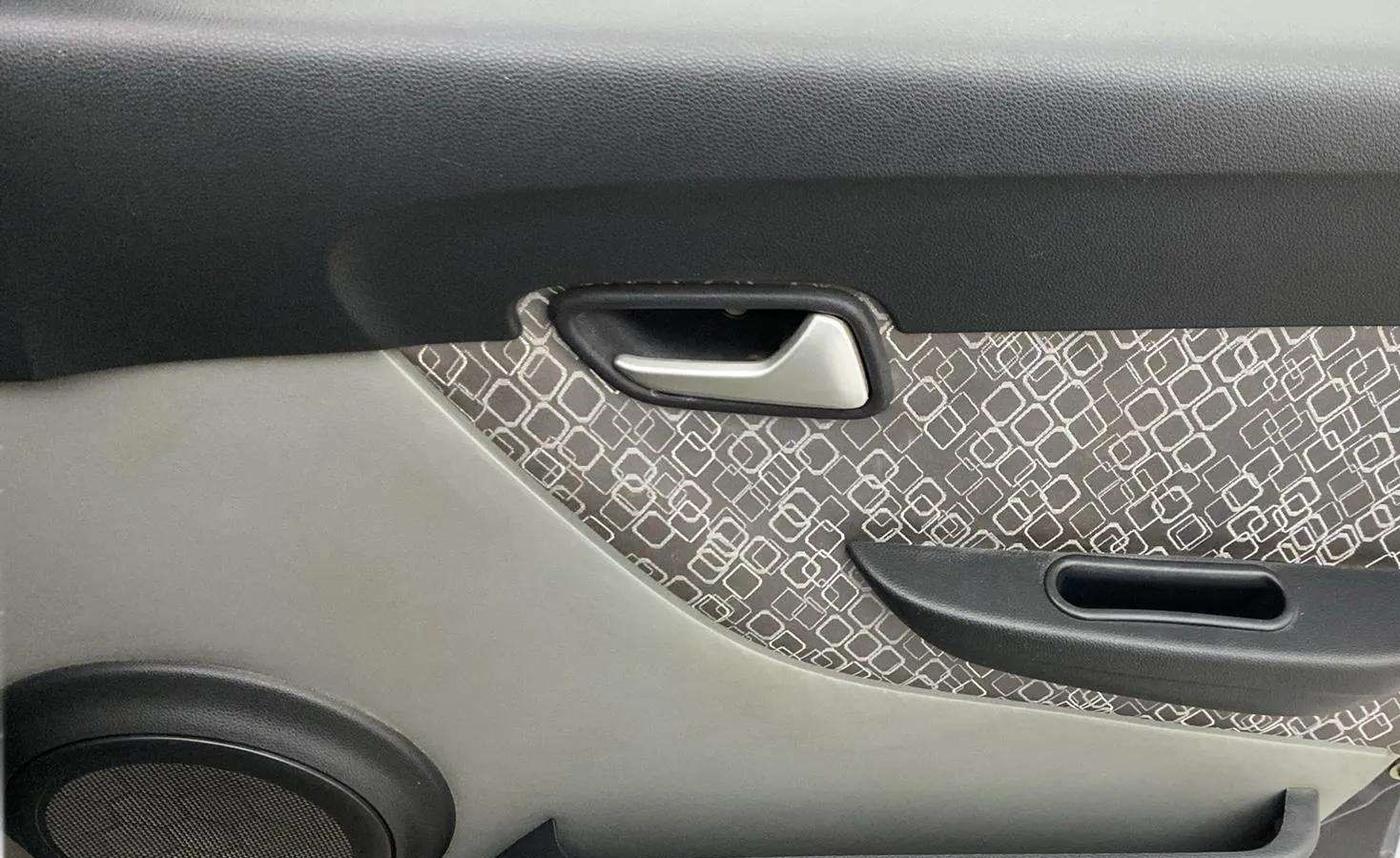 2018 Maruti Alto 800 VXI, Petrol, Manual, 36,493 km, Driver Side Door Panels Control