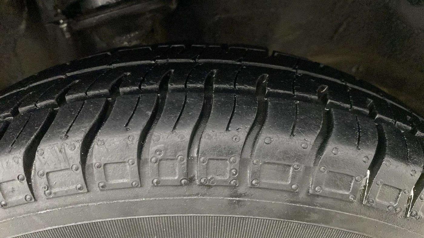 2018 Maruti Alto 800 VXI, Petrol, Manual, 36,493 km, Right Front Tyre Tread
