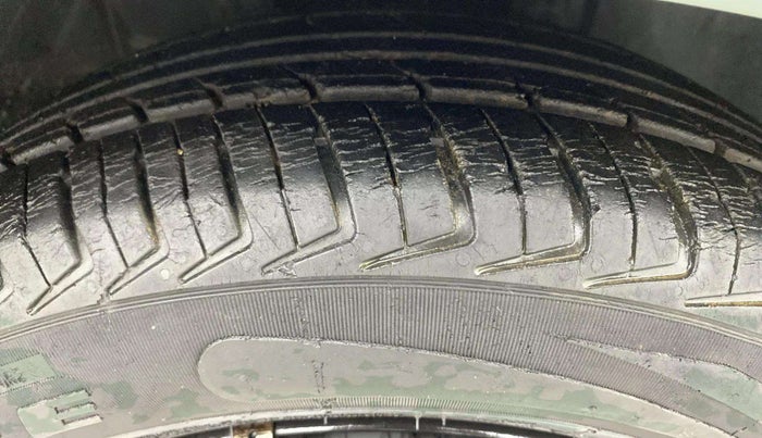 2017 Datsun Redi Go T (O), Petrol, Manual, 31,423 km, Right Front Tyre Tread