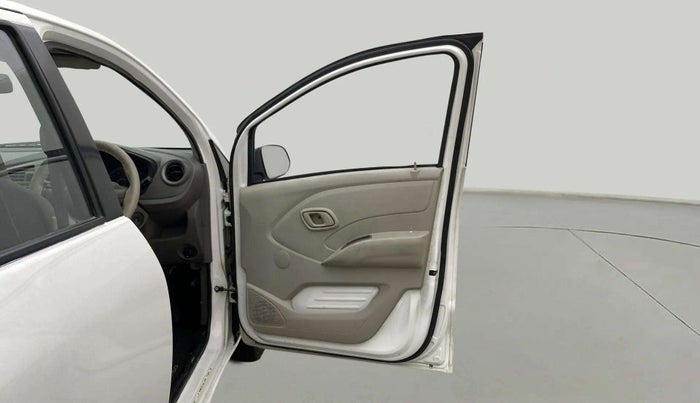 2017 Datsun Redi Go T (O), Petrol, Manual, 31,423 km, RHS Front Door