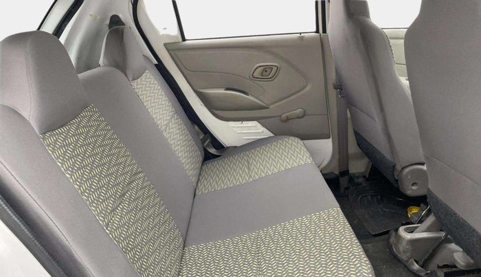 2017 Datsun Redi Go T (O), Petrol, Manual, 31,423 km, Right Side Rear Door Cabin