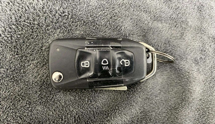 2023 Tata Tiago XZ PLUS CNG, CNG, Manual, 18,944 km, Key Close Up
