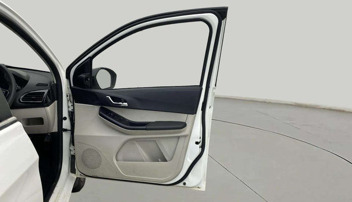 2023 Tata Tiago XZ PLUS CNG, CNG, Manual, 18,944 km, RHS Front Door