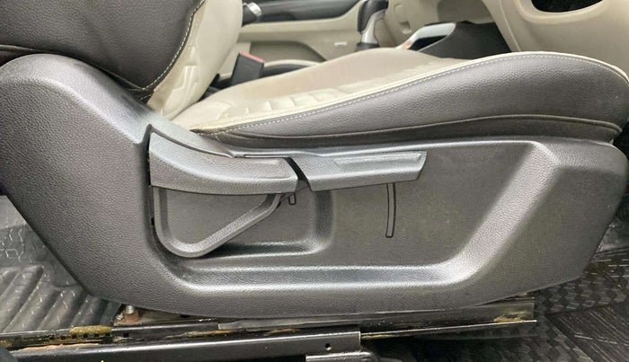 2020 KIA SONET HTX PLUS 1.5, Diesel, Manual, 71,797 km, Driver Side Adjustment Panel