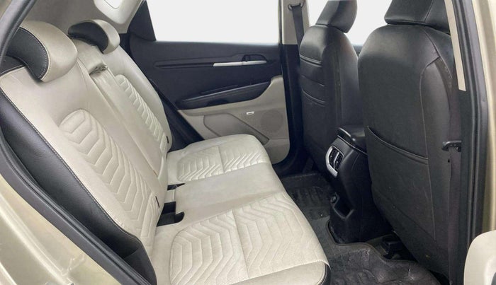 2020 KIA SONET HTX PLUS 1.5, Diesel, Manual, 71,797 km, Right Side Rear Door Cabin