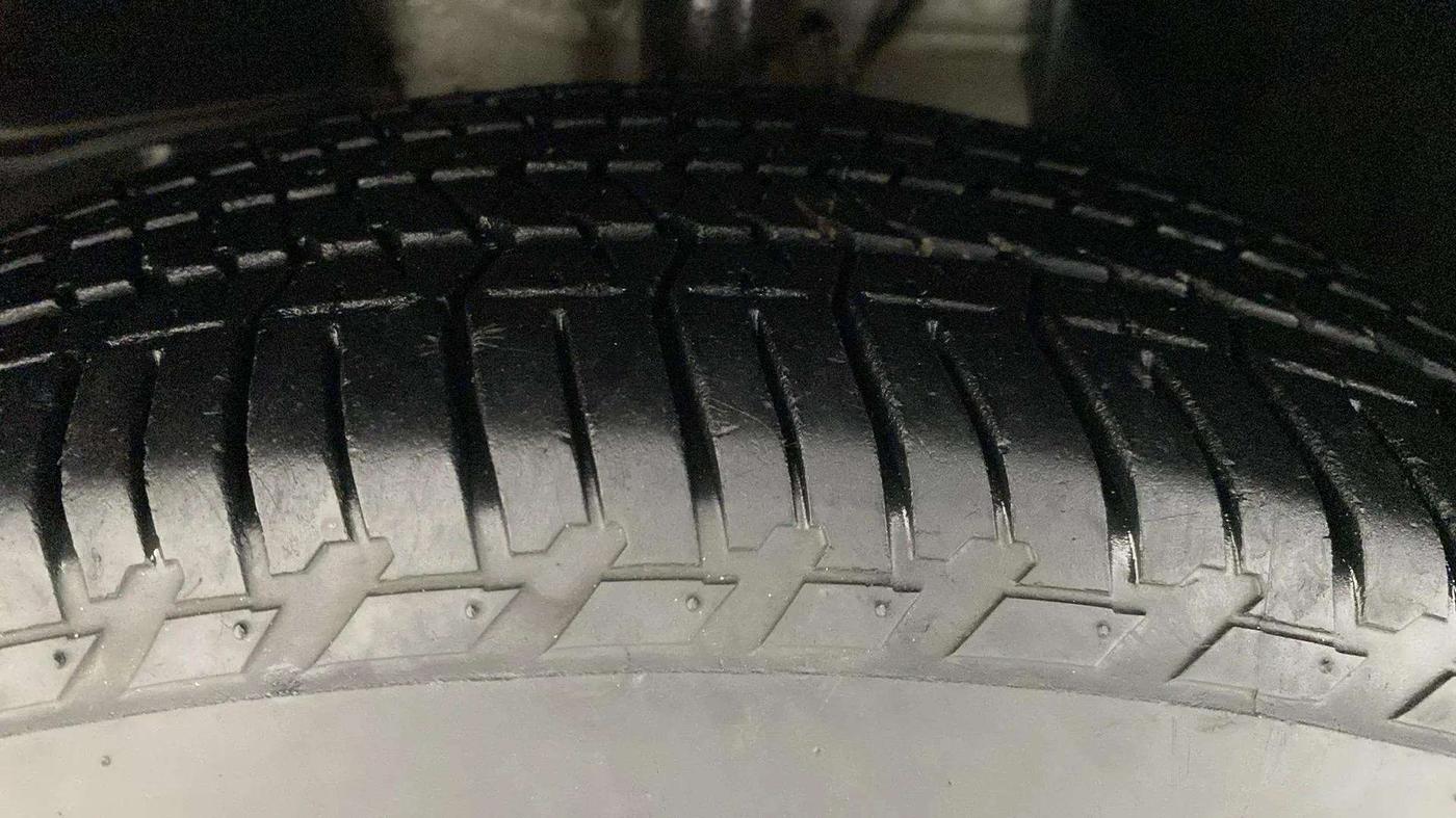 2021 Mahindra XUV500 W7 AT, Diesel, Automatic, 38,568 km, Left Front Tyre Tread