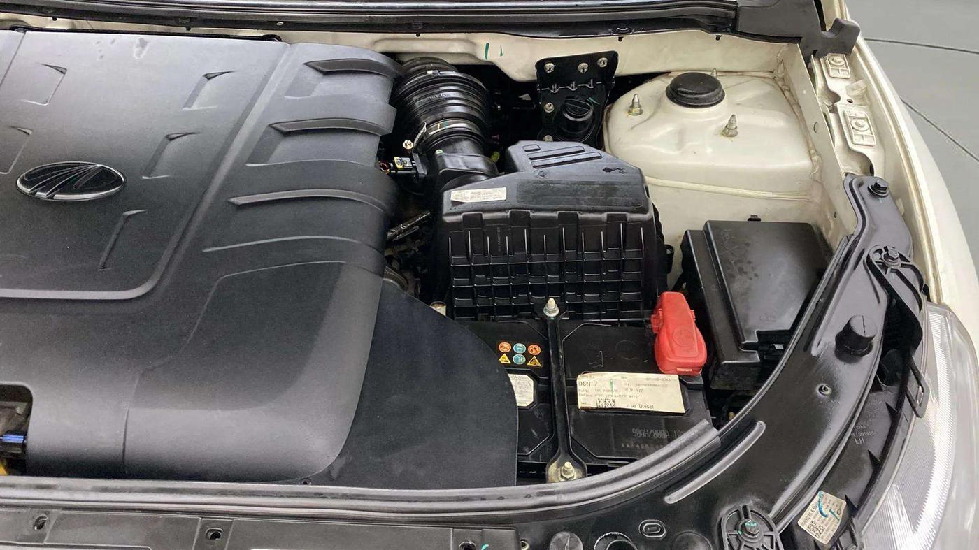2021 Mahindra XUV500 W7 AT, Diesel, Automatic, 38,568 km, Engine View - Left