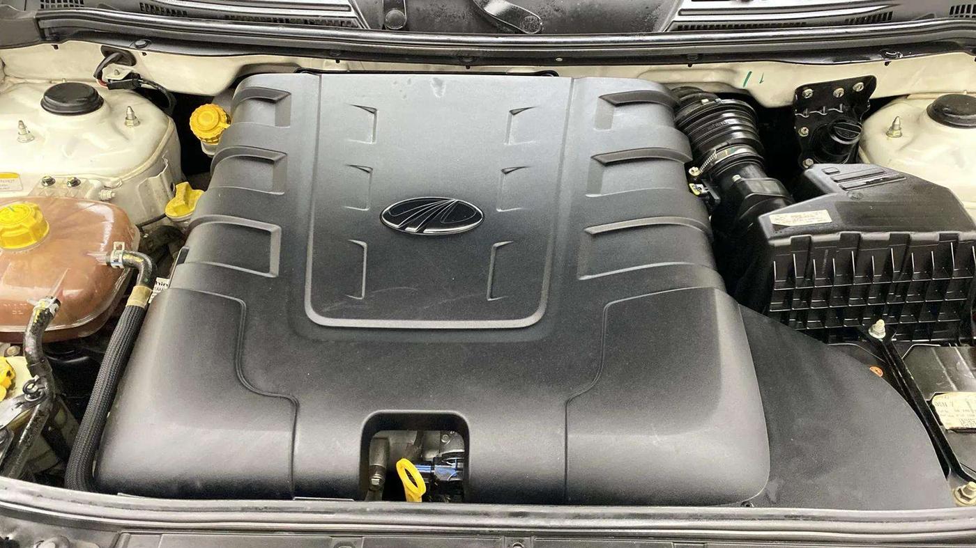 2021 Mahindra XUV500 W7 AT, Diesel, Automatic, 38,568 km, Engine View