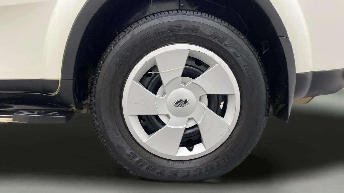 2021 Mahindra XUV500 W7 AT, Diesel, Automatic, 38,568 km, Left Rear Wheel