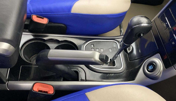 2021 Mahindra XUV500 W7 AT, Diesel, Automatic, 38,073 km, Gear Lever
