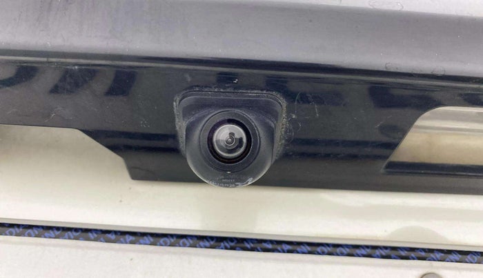 2021 Mahindra XUV500 W7 AT, Diesel, Automatic, 38,073 km, Parking Camera