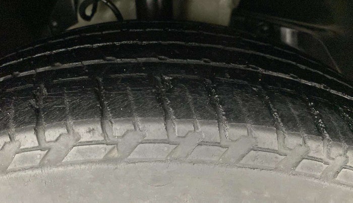 2021 Mahindra XUV500 W7 AT, Diesel, Automatic, 38,073 km, Right Front Tyre Tread