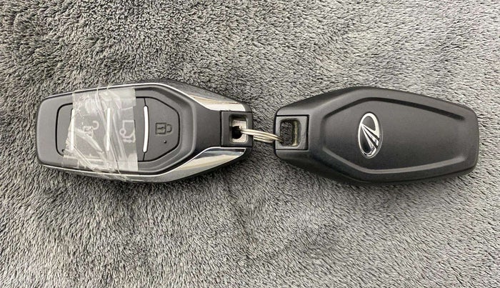 2021 Mahindra XUV500 W7 AT, Diesel, Automatic, 38,073 km, Key Close Up
