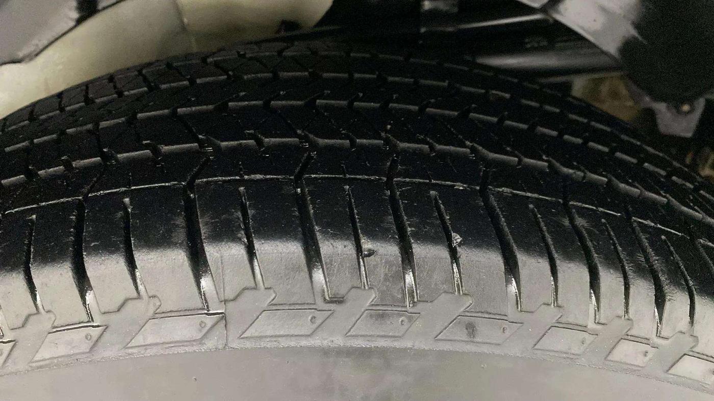 2021 Mahindra XUV500 W7 AT, Diesel, Automatic, 38,568 km, Left Rear Tyre Tread